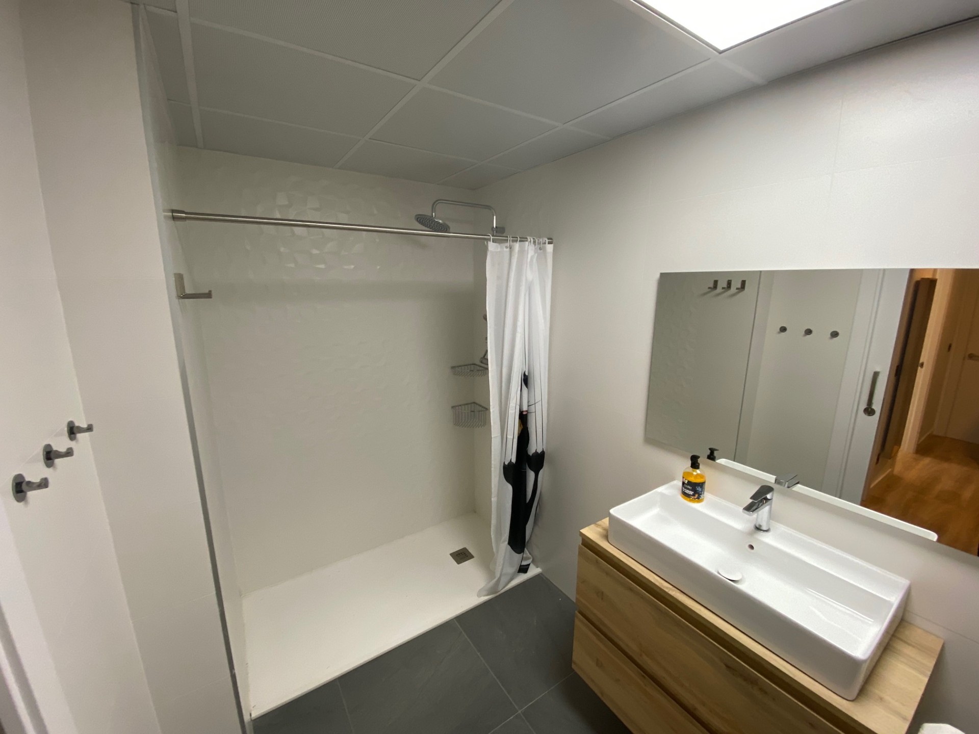 Baño completo con ducha